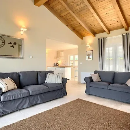 Beautiful Casa Garden Contesses In Momjan *