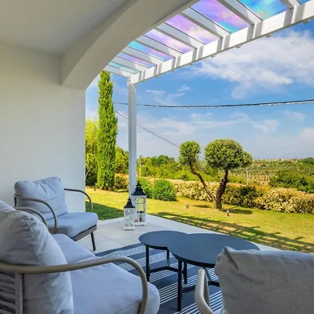 Beautiful Casa Garden Contesses In Momjan Buje