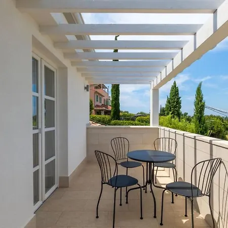 Beautiful Casa Garden Contesses In Momjan