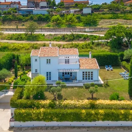 Villa Beautiful Casa Garden Contesses In Momjan Buje