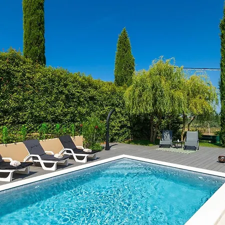 Villa Beautiful Casa Garden Contesses In Momjan *