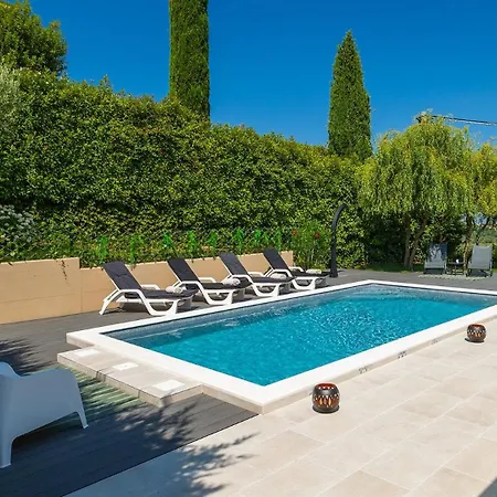 Beautiful Casa Garden Contesses In Momjan Vila *