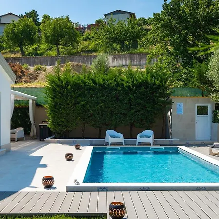 Beautiful Casa Garden Contesses In Momjan * Буйе